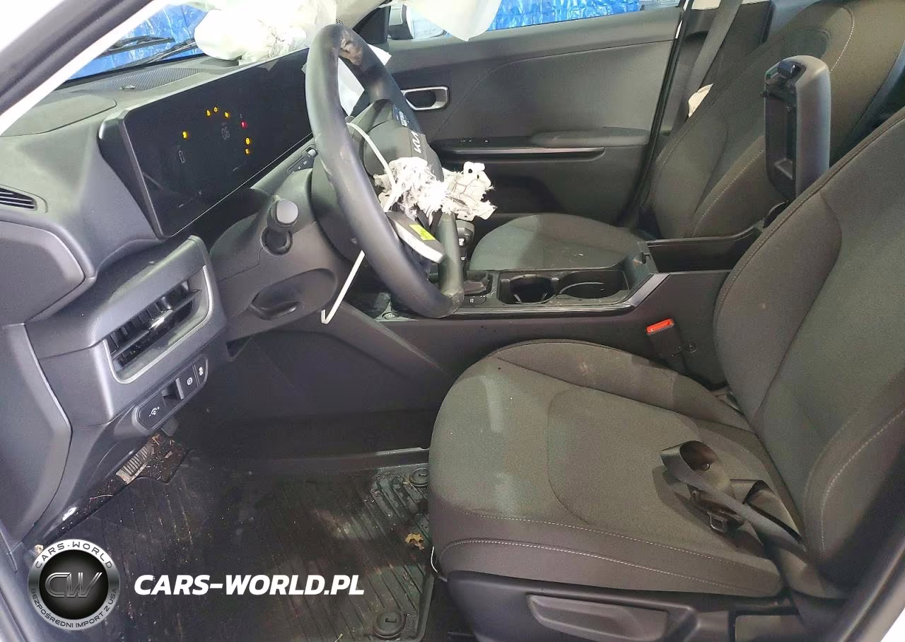 2025 Kia K4 Lxs VIN:3KPFT4DE2SE182907 - 7