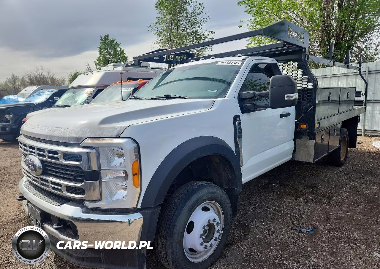2023 Ford F450 Super Duty Flatbed Truck