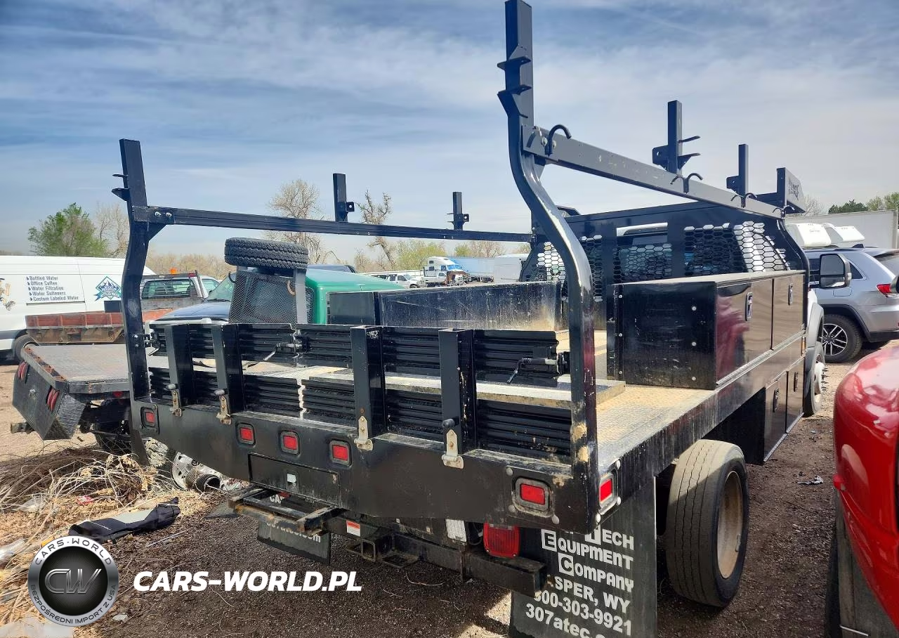 2023 Ford F450 Super Duty Flatbed Truck VIN:1FDUF4HN7PDA10059 - 3