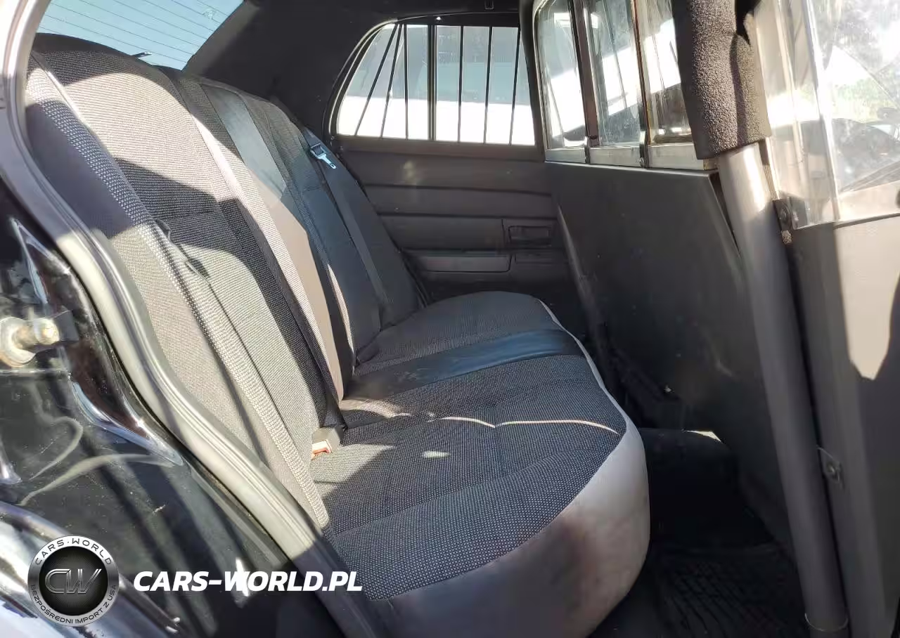 2005 Ford Crown Vict VIN:2FAFP71W15X123208 - 10