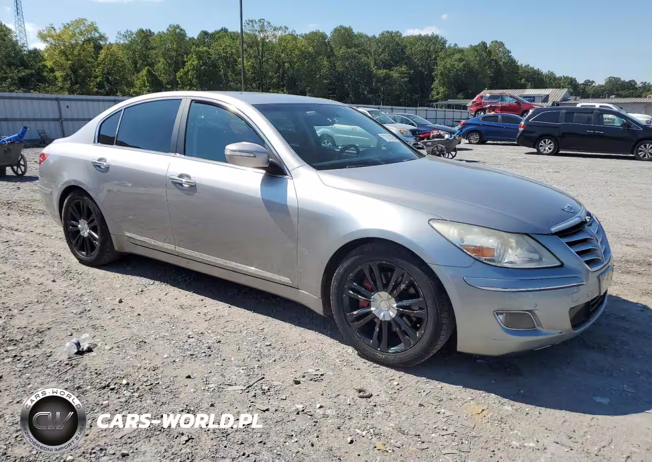 2011 Hyun Genesis 4. VIN:KMHGC4DF4BU120385 - 4