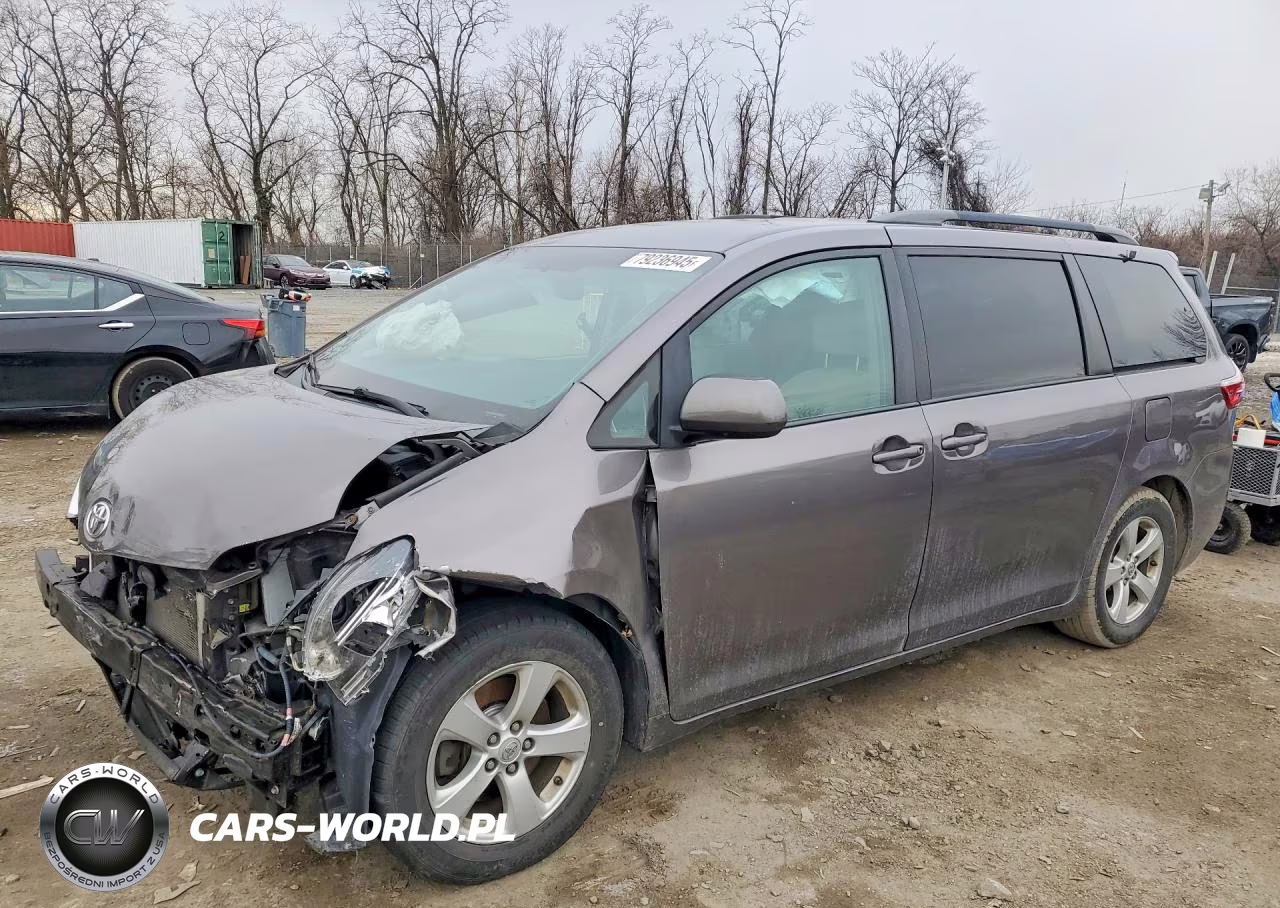 2015 Toyota Sienna Le 8-Passenger