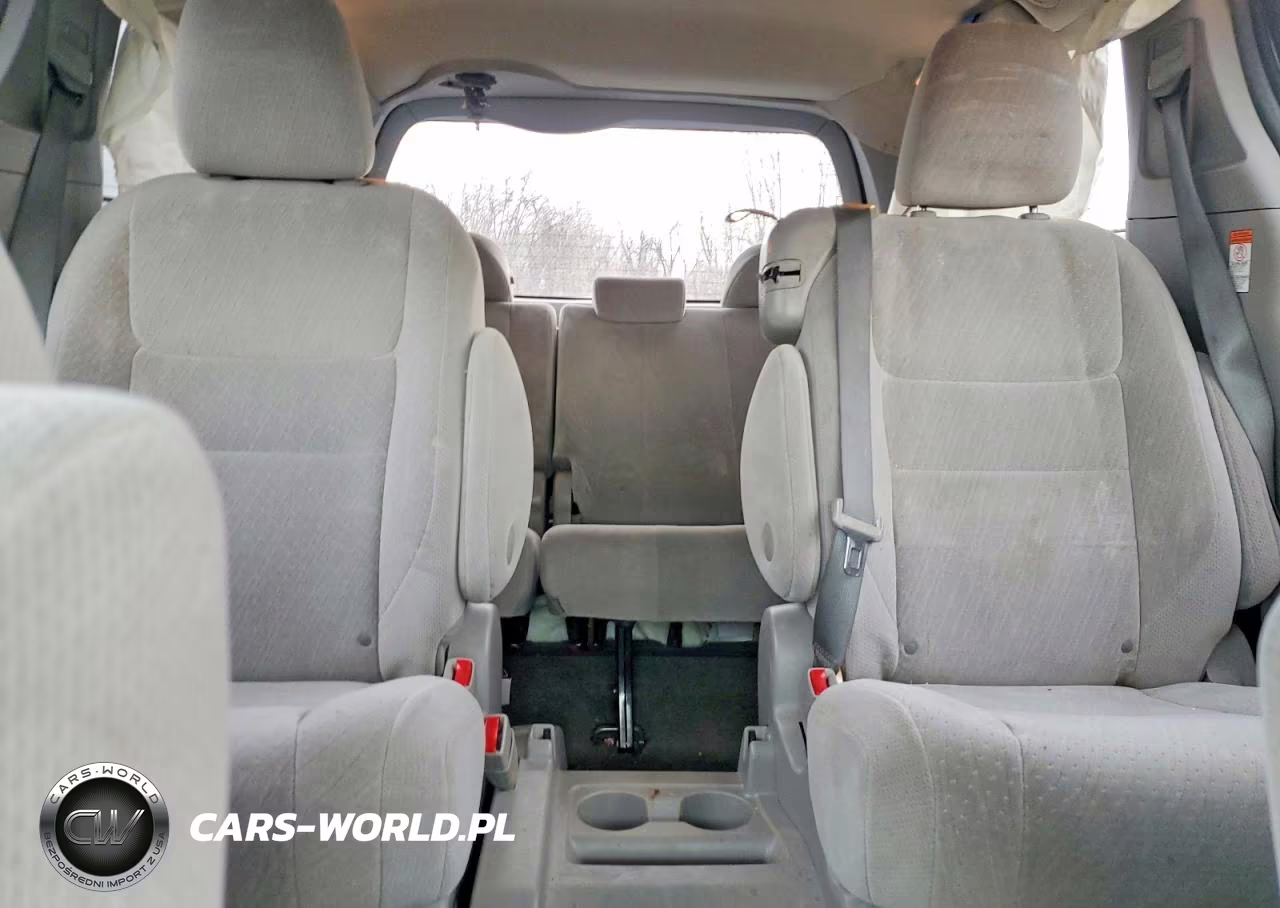 2015 Toyota Sienna Le 8-Passenger VIN:5TDKK3DCXFS656950 - 10