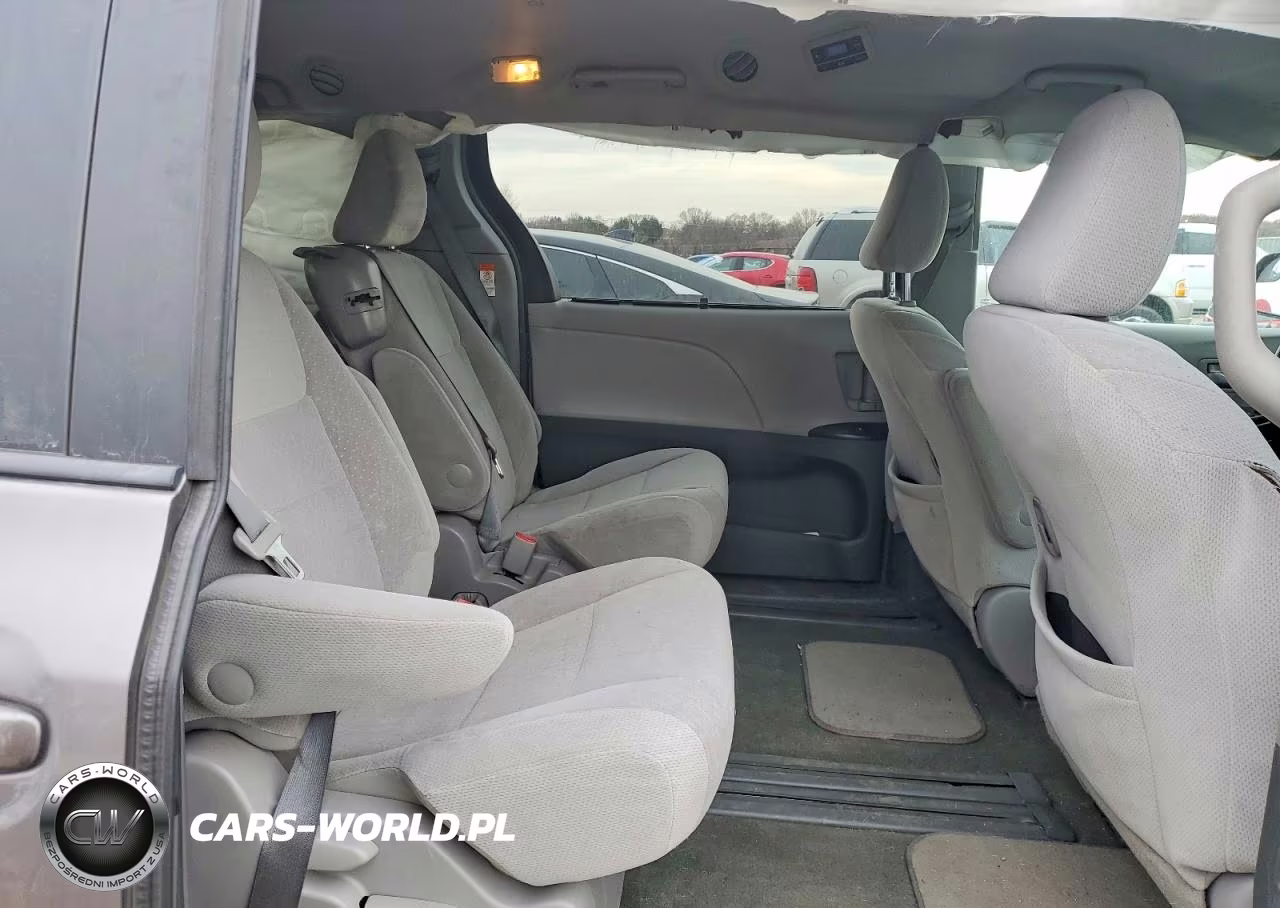 2015 Toyota Sienna Le 8-Passenger VIN:5TDKK3DCXFS656950 - 11