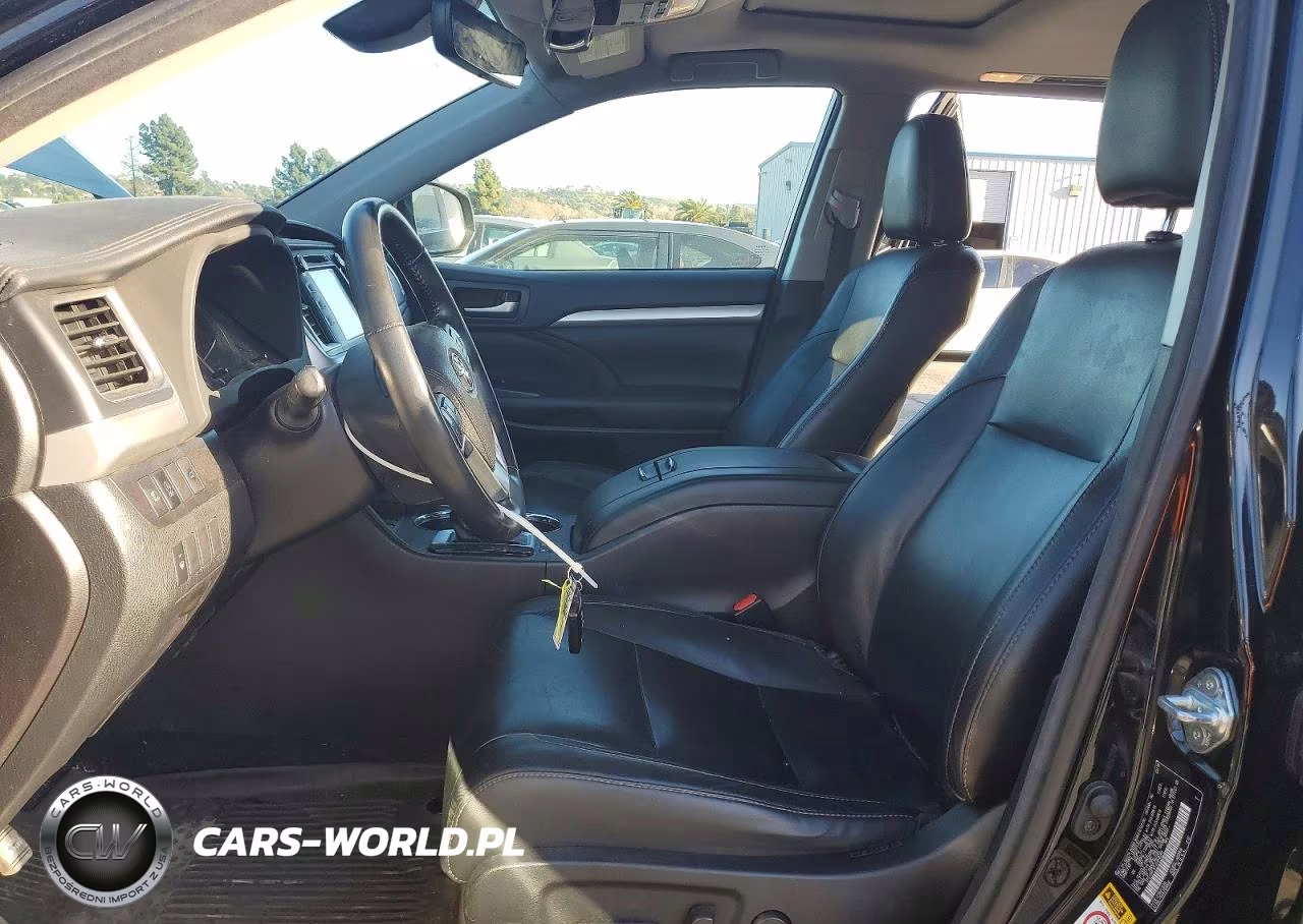 2018 Toyota Highlander Xle VIN:5TDJZRFH9JS858089 - 7