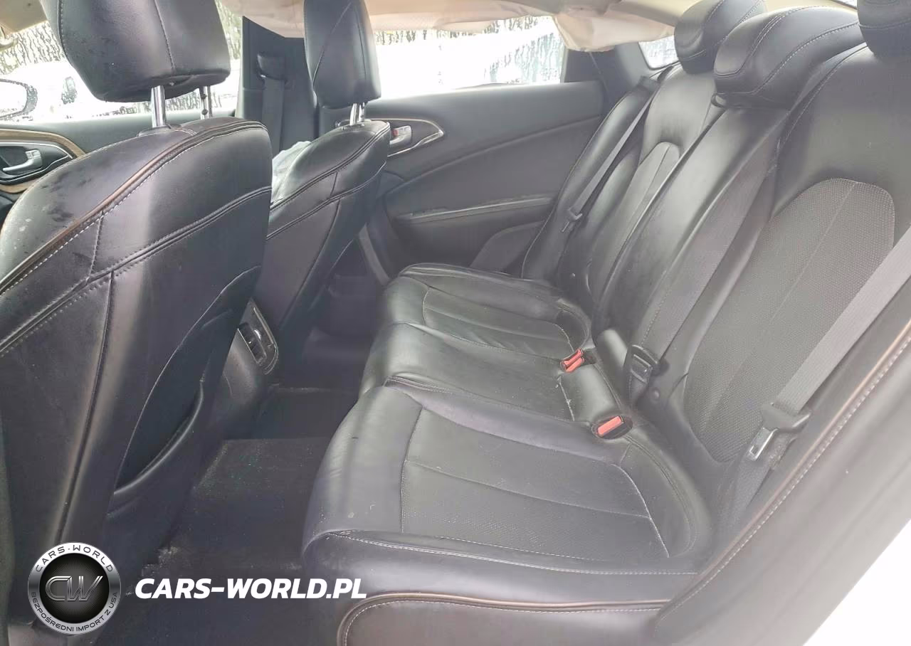 2015 Chrysler 200 C VIN:1C3CCCCBXFN668553 - 10