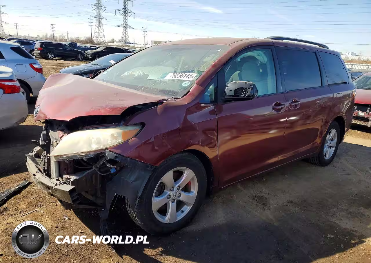 2012 Toyota Sienna Le 8-Passenger