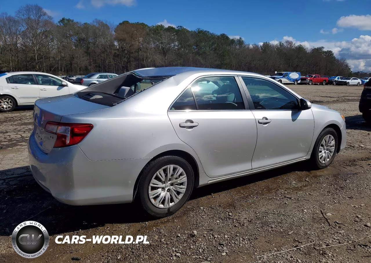 2014 Toyota Camry Le VIN:4T4BF1FK7ER428025 - 3