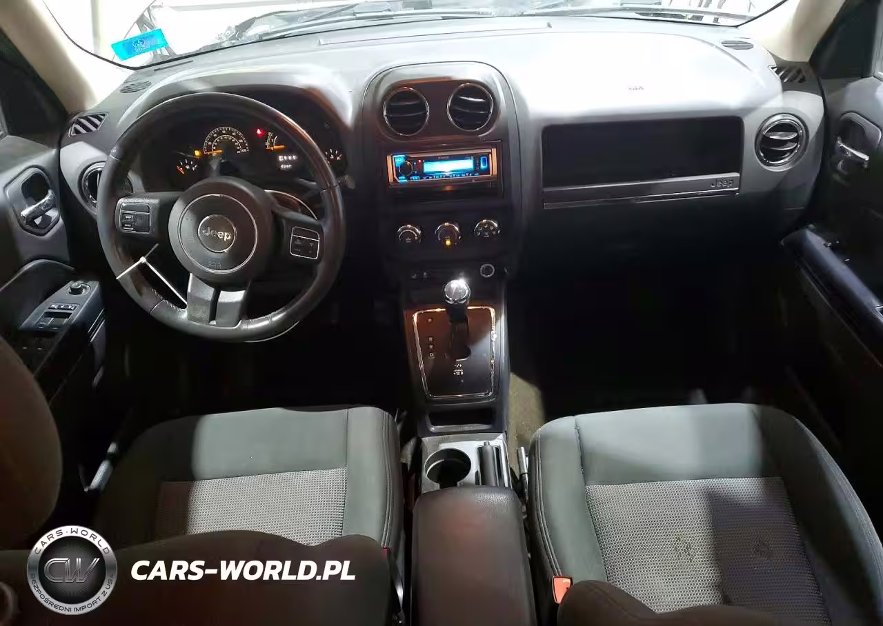 2015 Jeep Patriot Latitude VIN:1C4NJRFB4FD425755 - 8