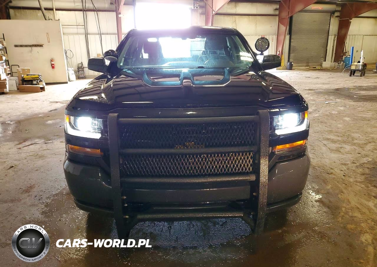 2018 Chevrolet Silverado K1500 VIN:1GCVKNEC5JZ343996 - 5