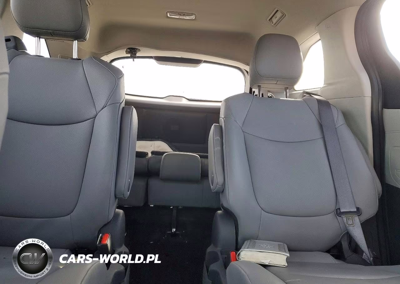 2024 Toyota Sienna VIN:5TDJSKFC8RS141355 - 10