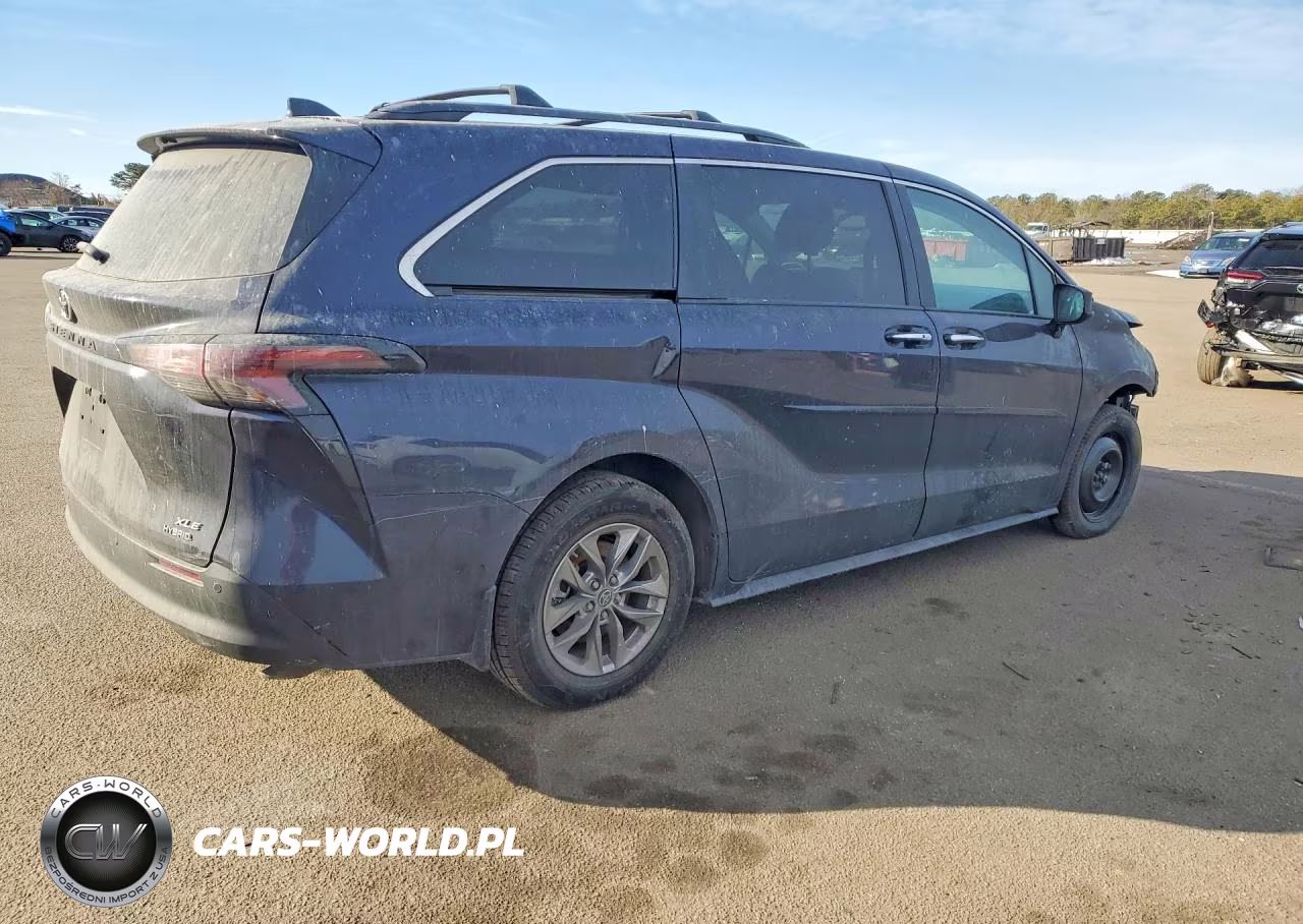 2024 Toyota Sienna VIN:5TDJSKFC8RS141355 - 3