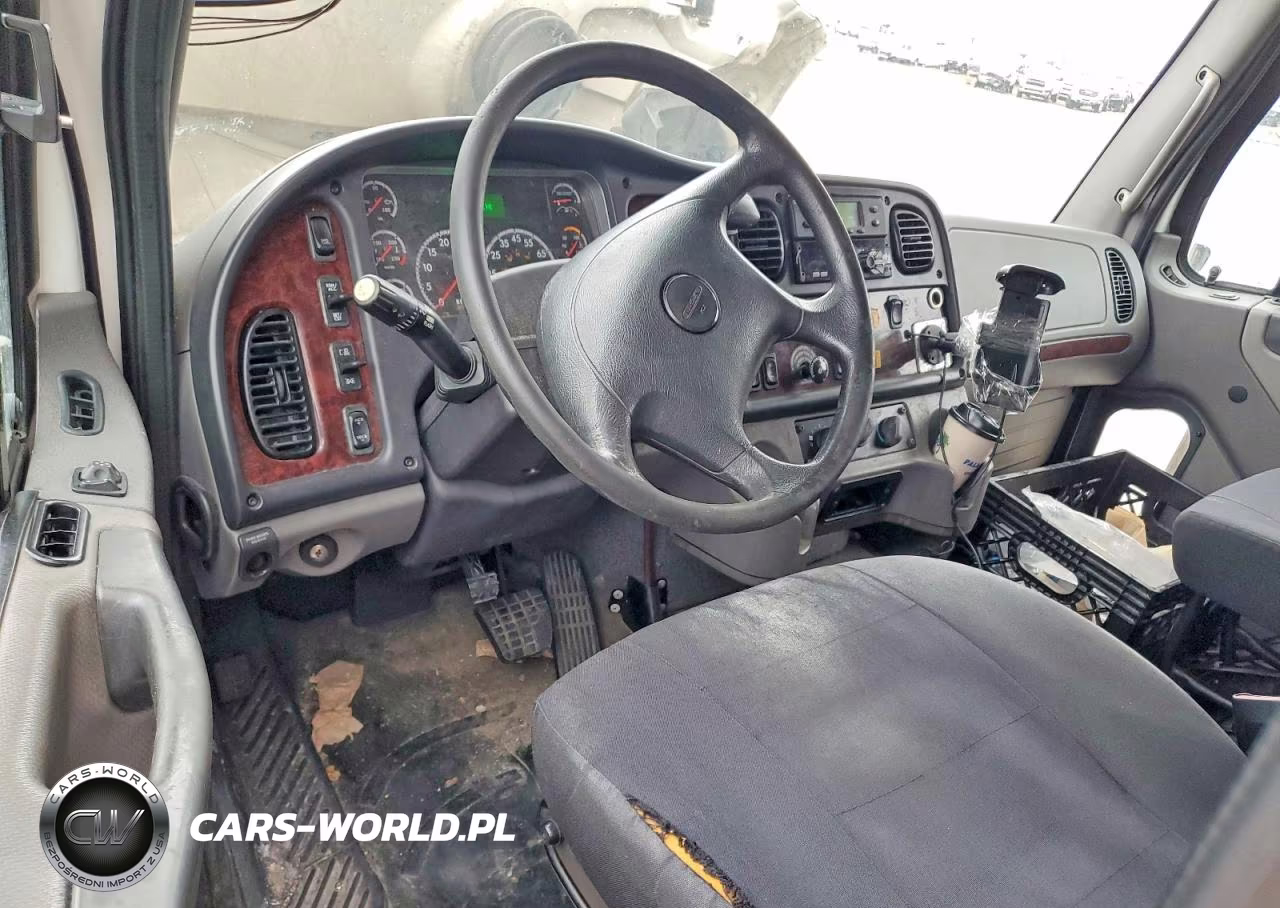 2018 Freightliner Business Class M2 Refrigerated Box Truck VIN:1FVACWFD8JHJM2161 - 8