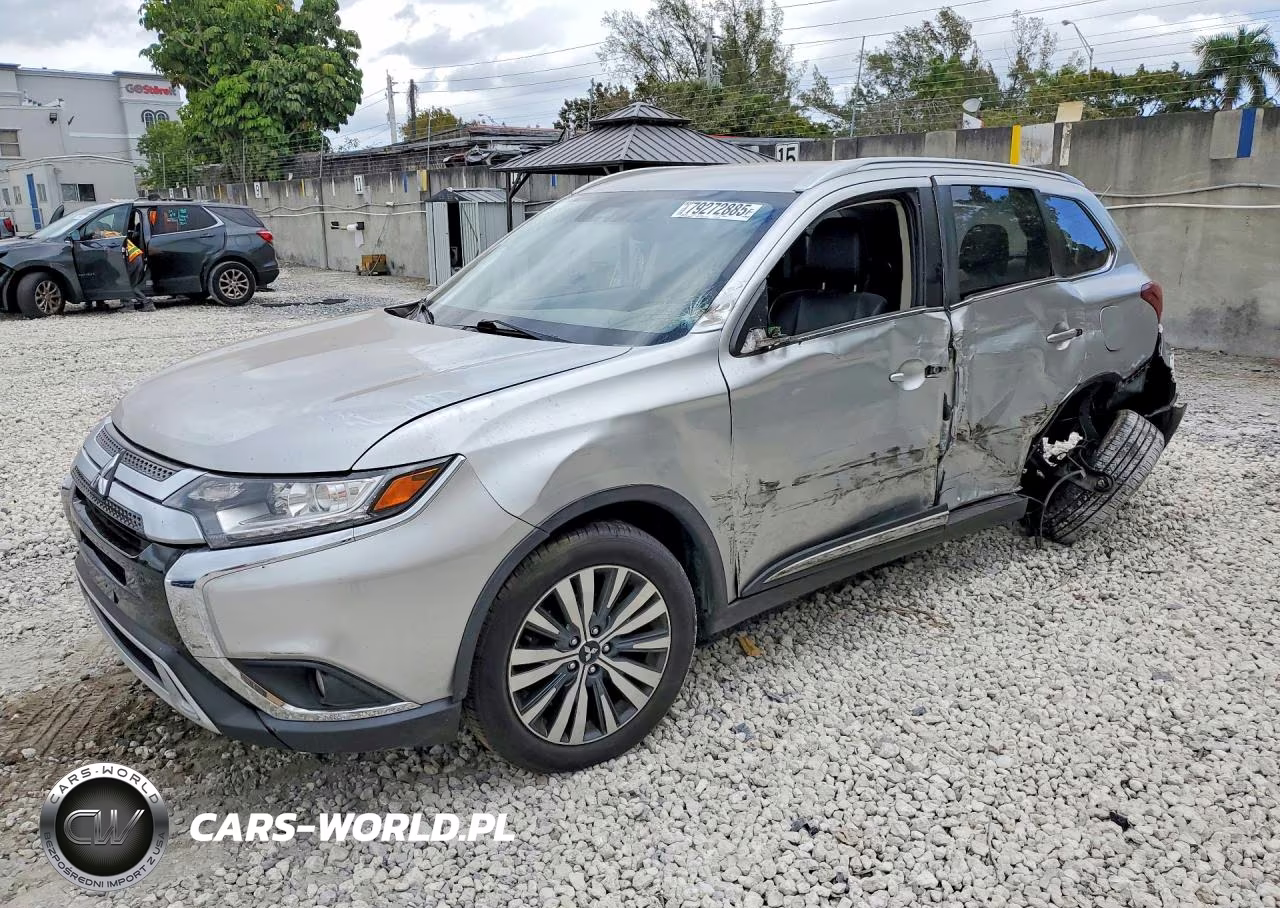 2020 Mitsubishi Outlander Se