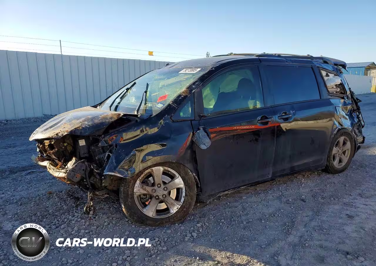 2015 Toyota Sienna Le 8-Passenger