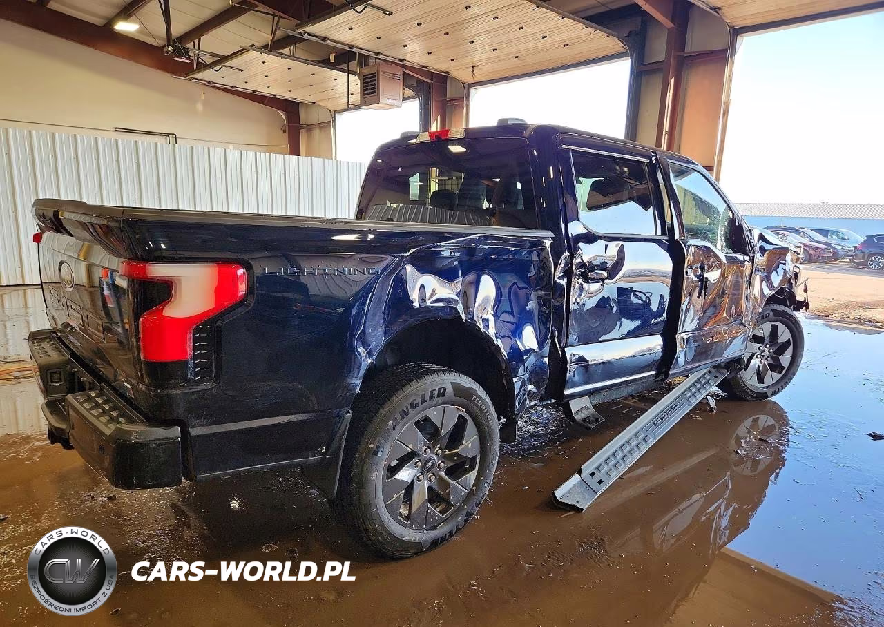 2025 Ford F150 Lightning Xlt VIN:1FT6W3LU9SWG09063 - 3