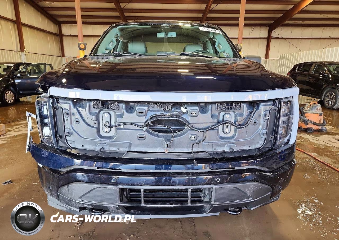 2025 Ford F150 Lightning Xlt VIN:1FT6W3LU9SWG09063 - 5