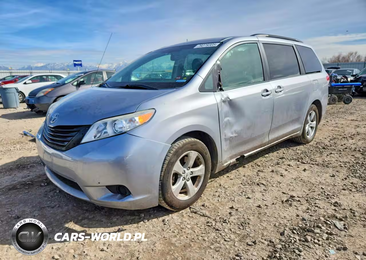 2012 Toyota Sienna Le 8-Passenger