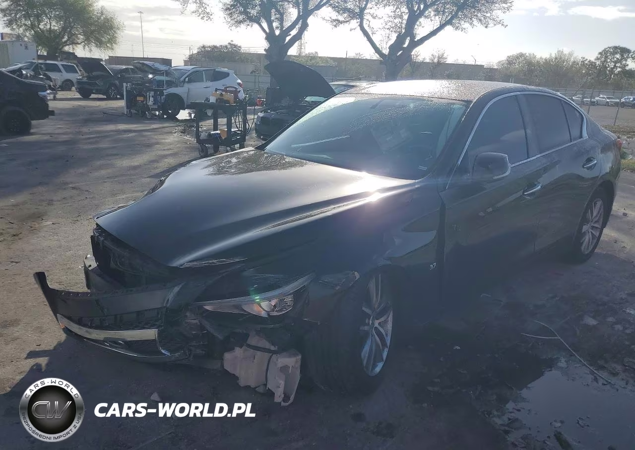 2015 Infiniti Q50 Base