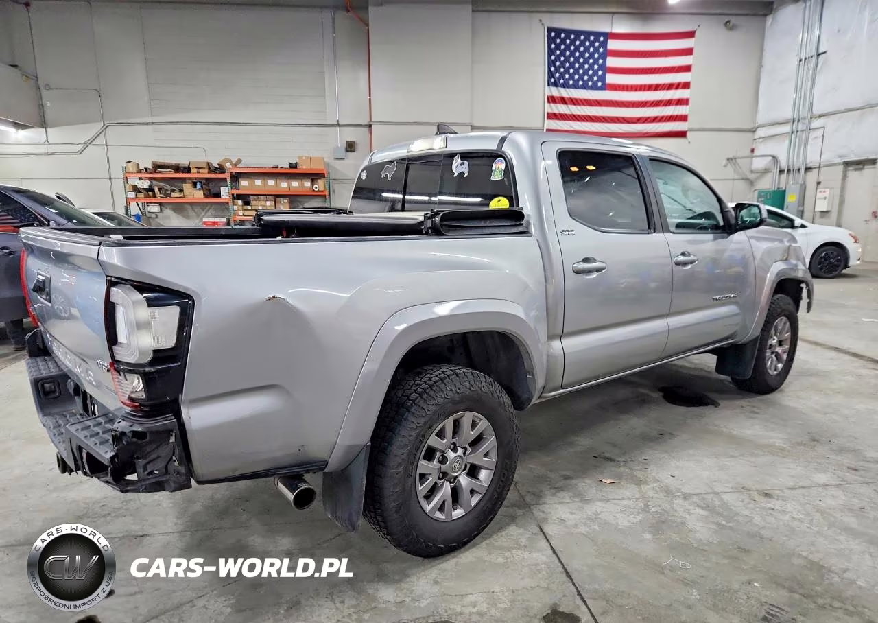2018 Toyota Tacoma Sr5 V6 VIN:3TMCZ5AN3JM136390 - 3
