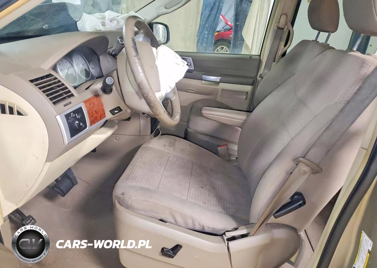 2008 Chrysler Town & Country Touring VIN:2A8HR54P88R830667 - 7