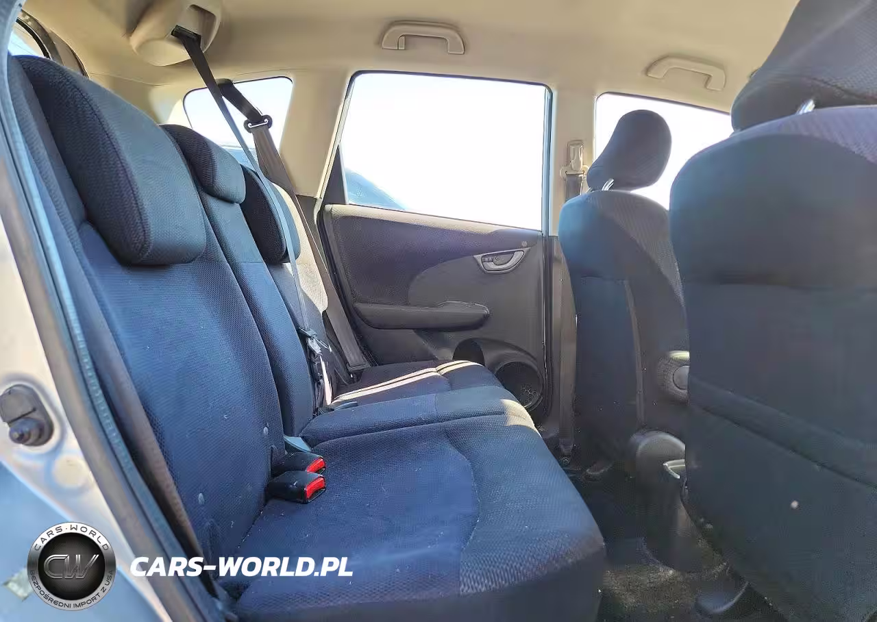 2012 Honda Fit Sport VIN:JHMGE8H59CC033224 - 10