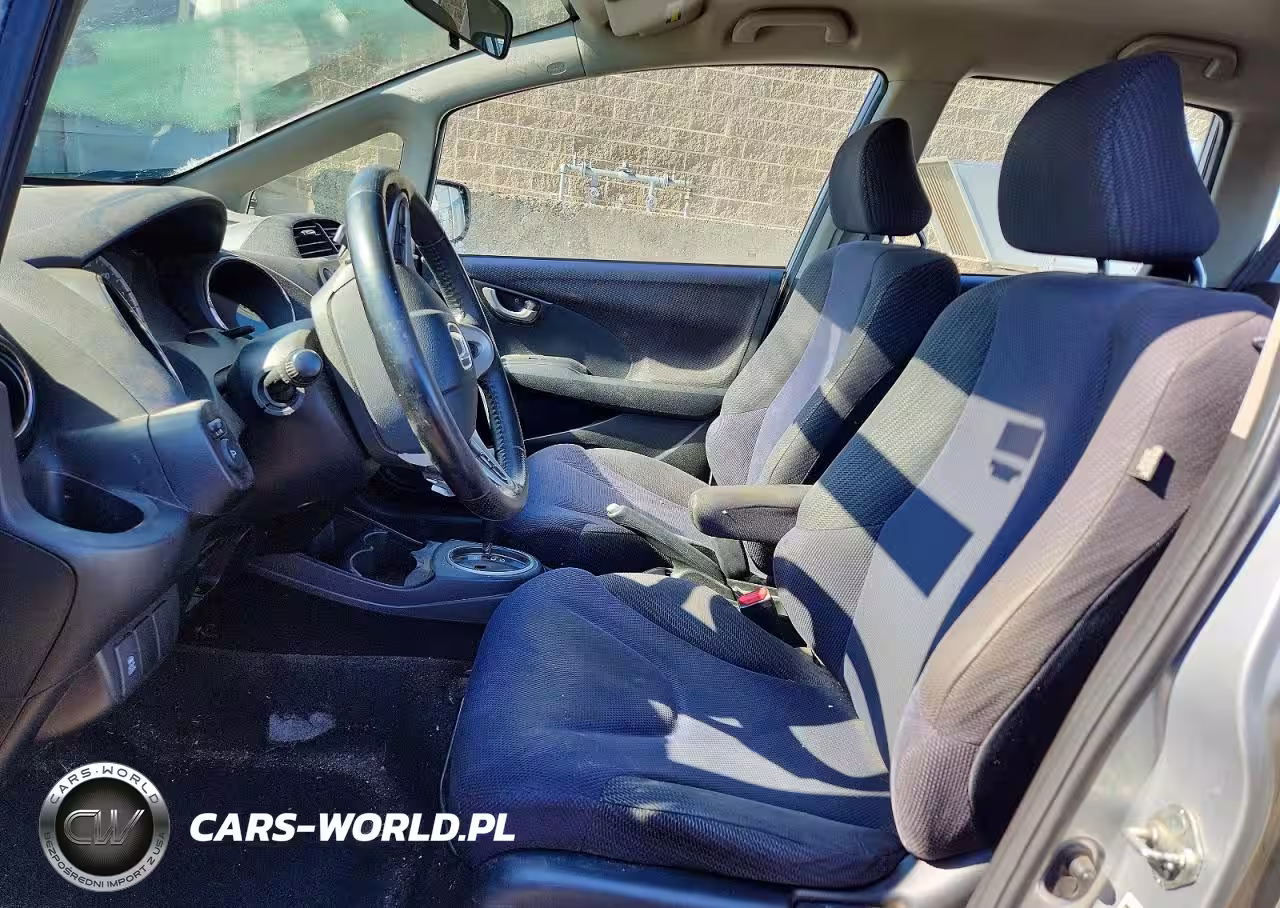 2012 Honda Fit Sport VIN:JHMGE8H59CC033224 - 7