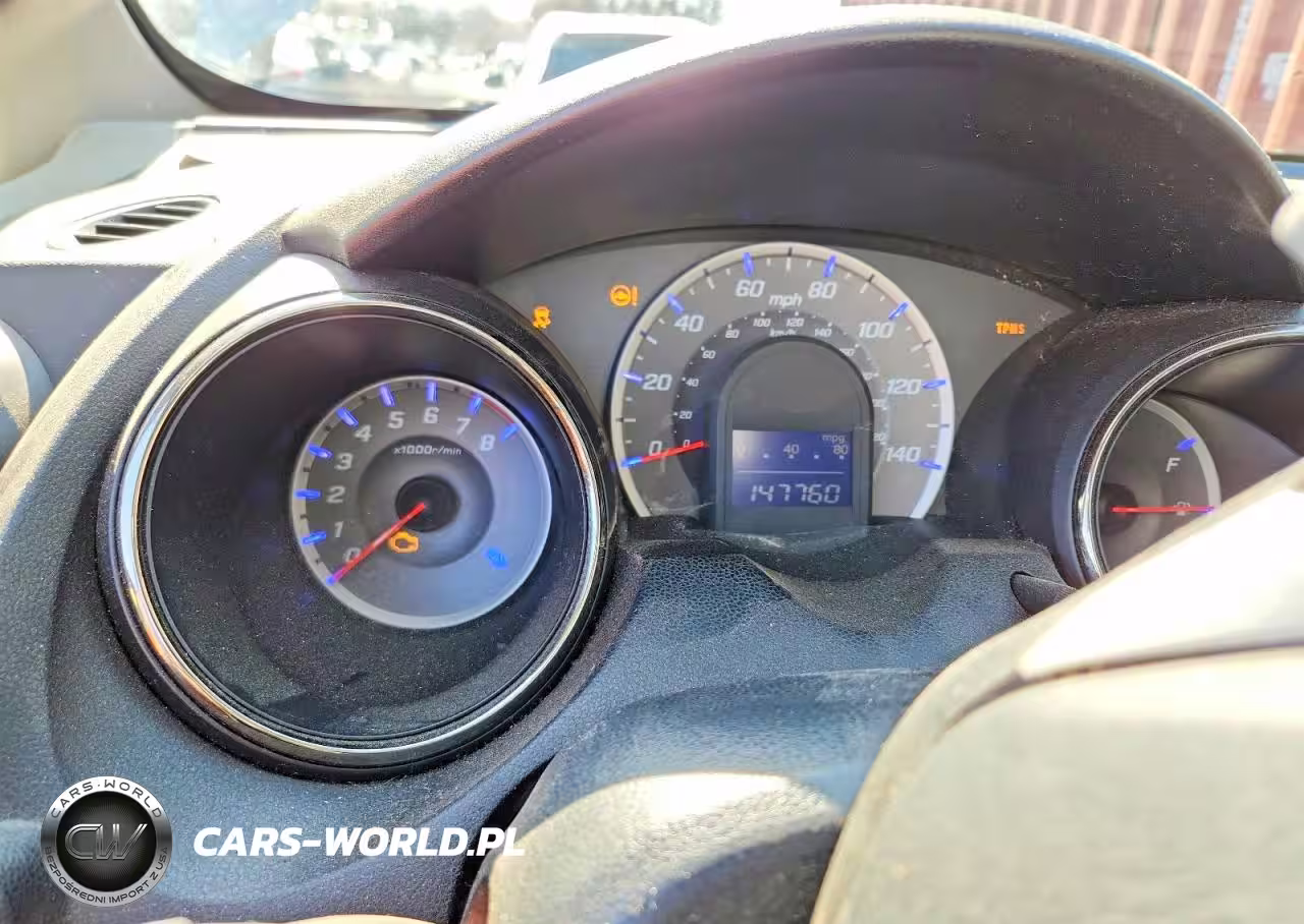 2012 Honda Fit Sport VIN:JHMGE8H59CC033224 - 9