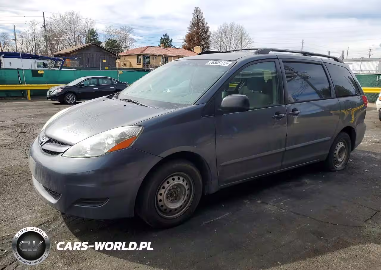 2007 Toyota Sienna Le 8-Passenger