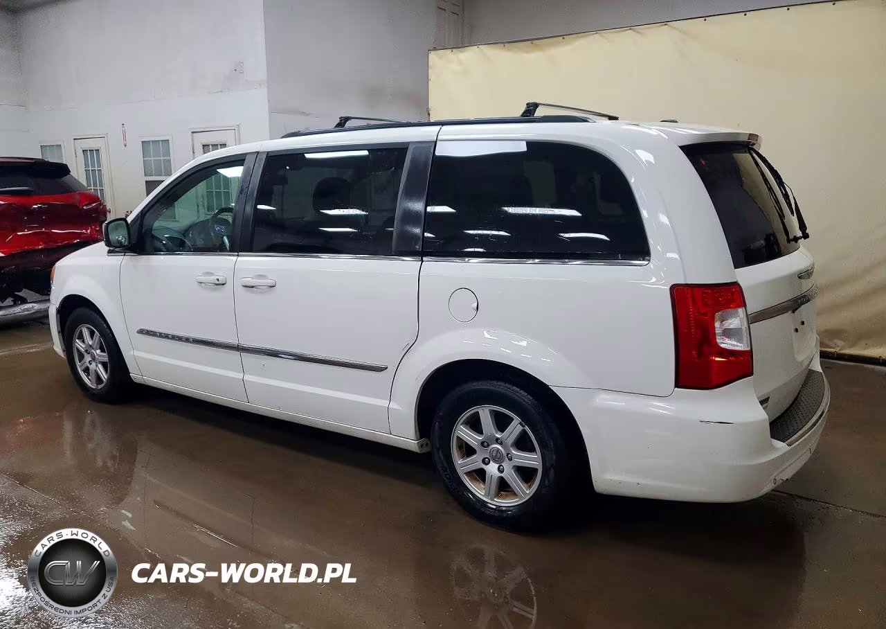 2011 Chrysler Town & Country Touring L VIN:2A4RR8DGXBR797105 - 2
