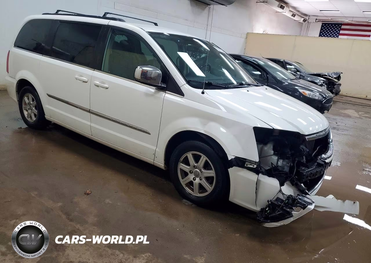 2011 Chrysler Town & Country Touring L VIN:2A4RR8DGXBR797105 - 4