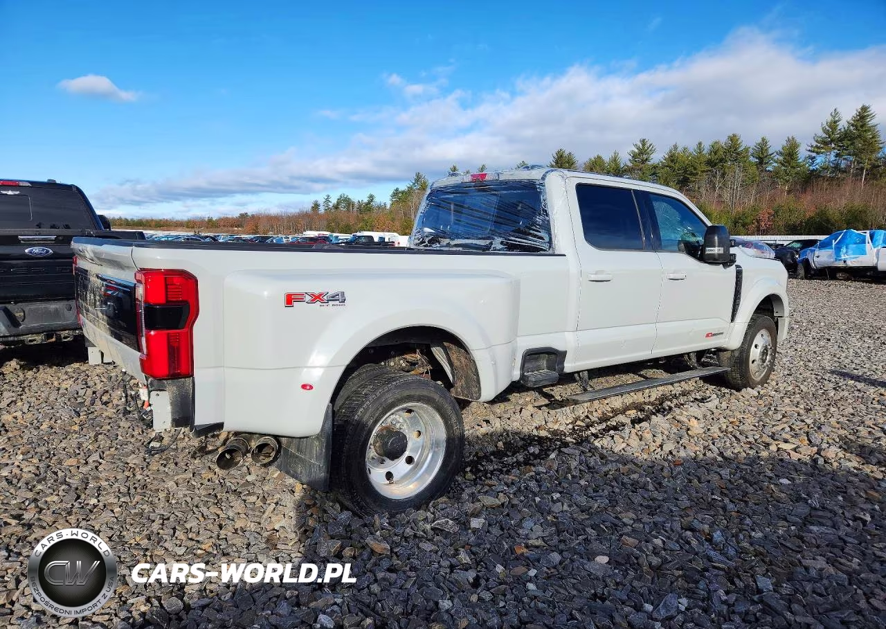 2025 Ford F450 Super Duty VIN:1FT8W4DM7SED72429 - 3