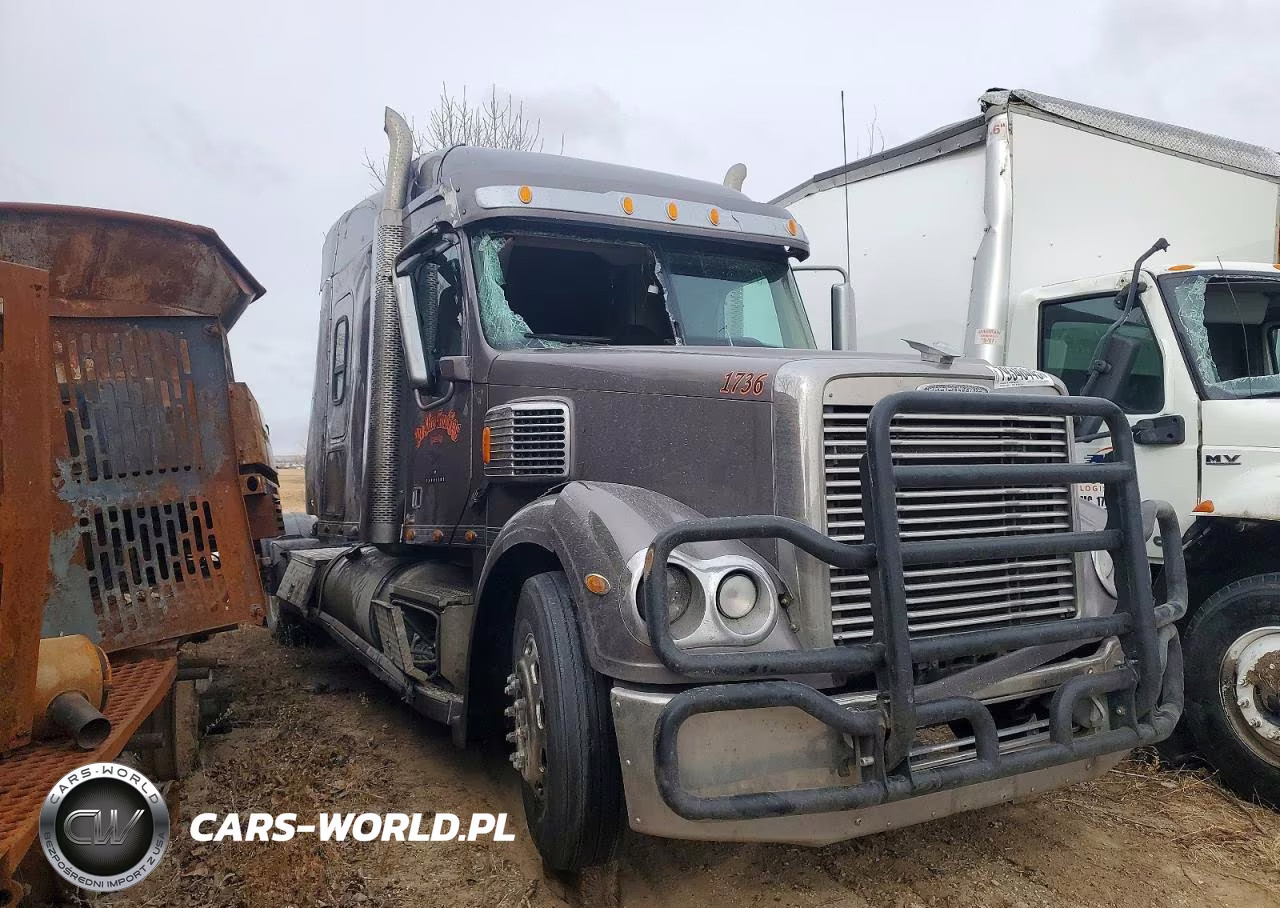 2013 Freightliner Coronado Semi Truck