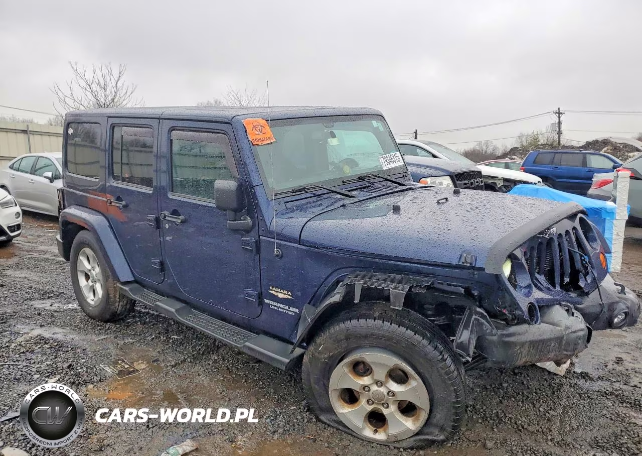 2013 Jeep Wrangler Unlimited Sahara VIN:1C4HJWEG8DL525983 - 4