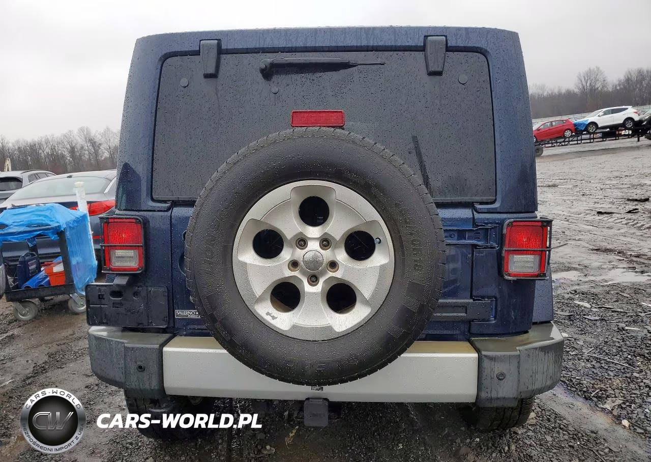 2013 Jeep Wrangler Unlimited Sahara VIN:1C4HJWEG8DL525983 - 6