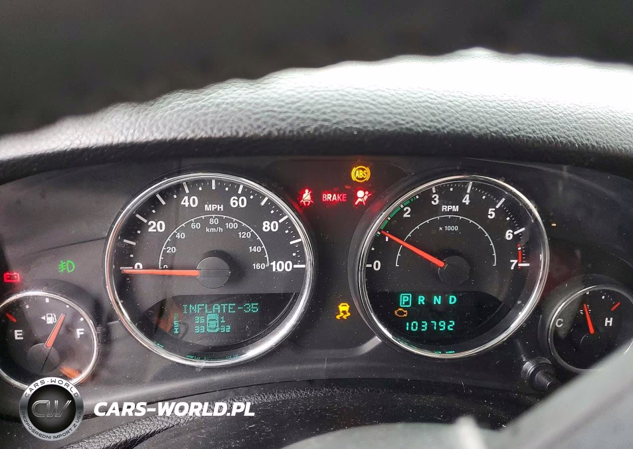 2013 Jeep Wrangler Unlimited Sahara VIN:1C4HJWEG8DL525983 - 9