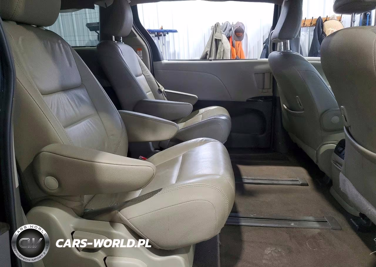 2018 Toyota Sienna Xle 7-Passenger VIN:5TDDZ3DC3JS197497 - 11
