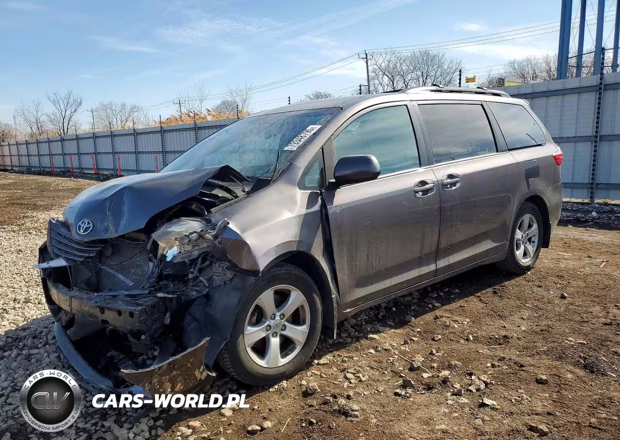 2017 Toyota Sienna Le 8-Passenger