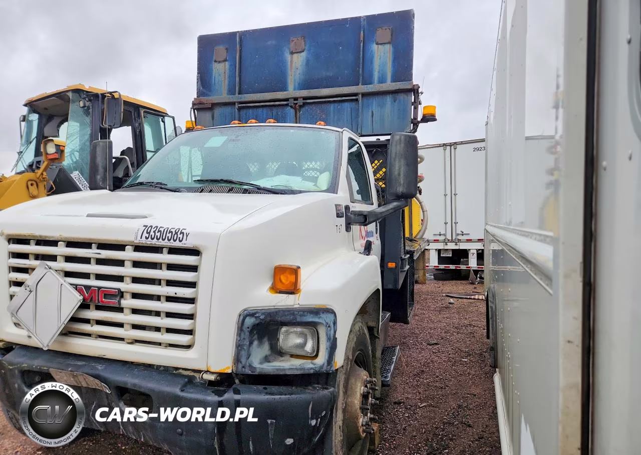 2005 GMC C7500 Flatbed Truck With Crash Attenuator