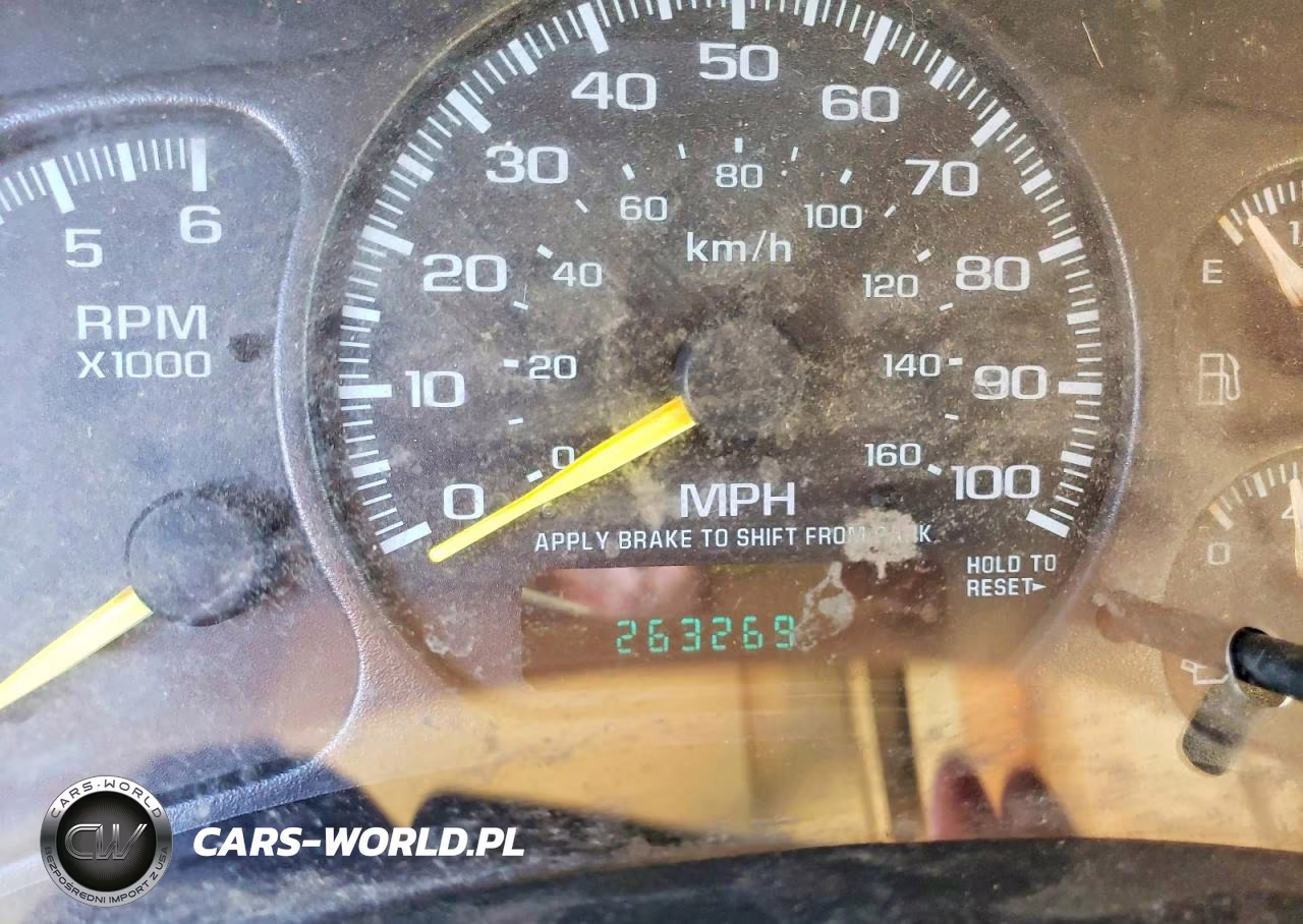 2002 Chevrolet Tahoe K1500 VIN:1GNEK13Z12J132608 - 9