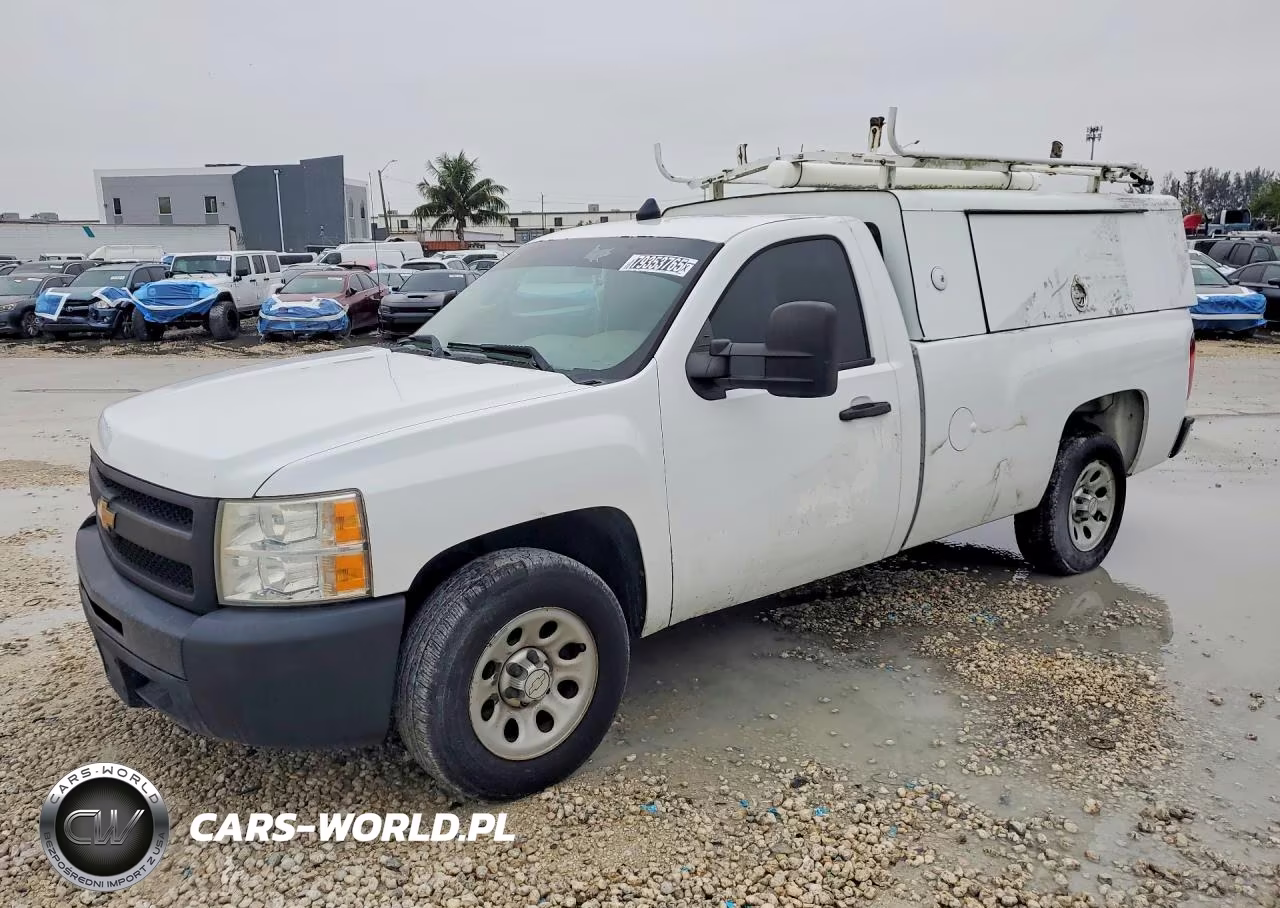 2013 Chev 1500 4X2 - Pickup