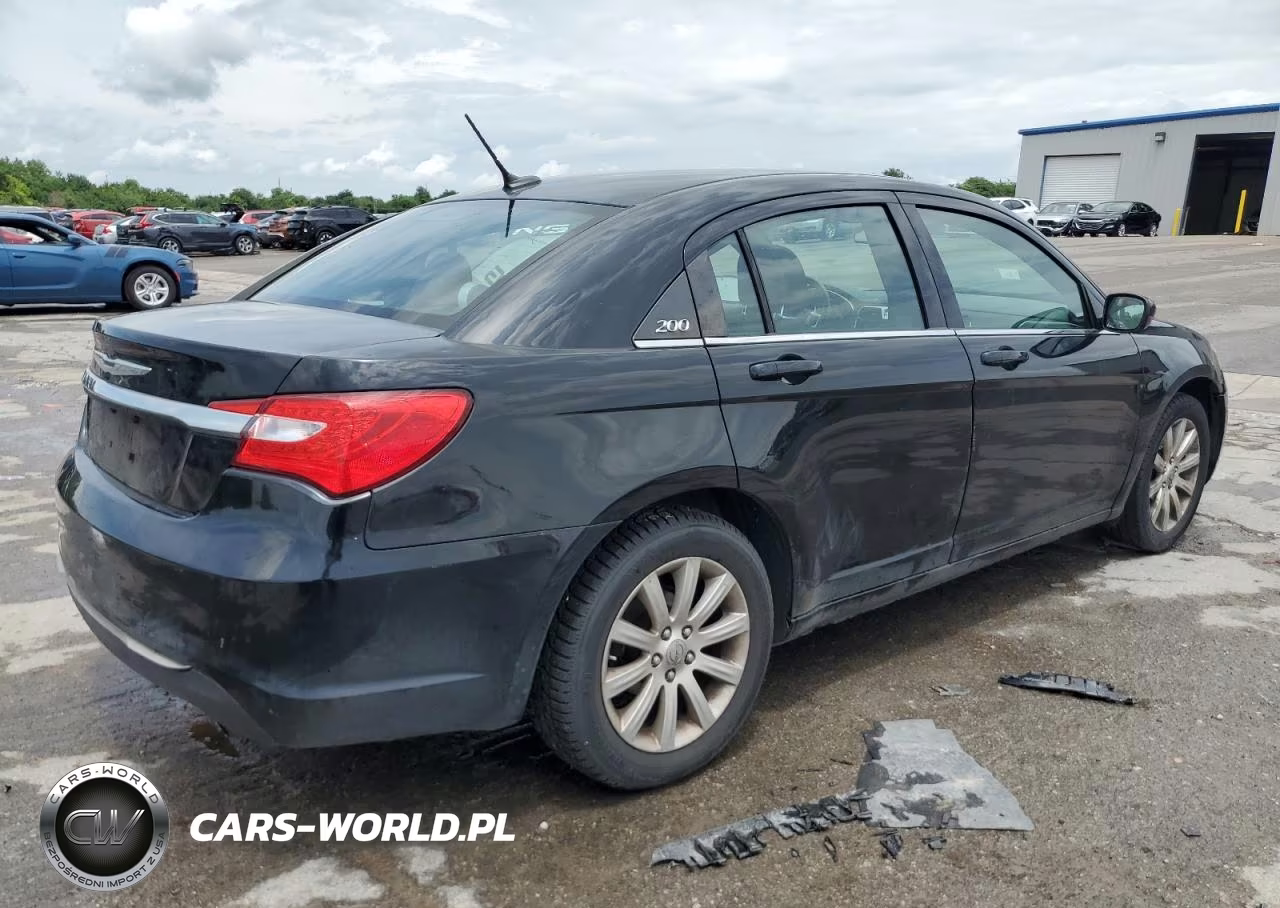 2013 Chrysler 200 Touring VIN:1C3CCBBB4DN690038 - 3