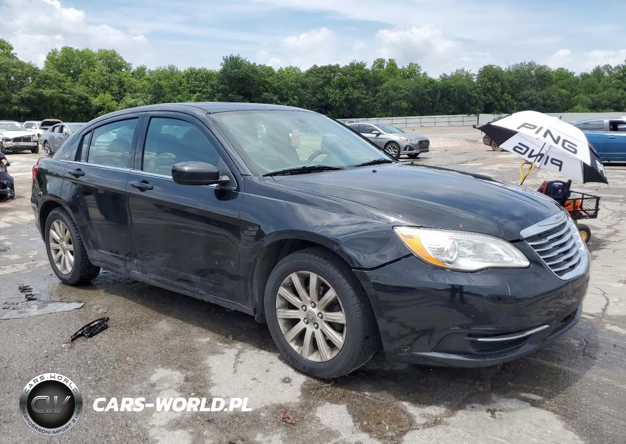 2013 Chrysler 200 Touring VIN:1C3CCBBB4DN690038 - 4