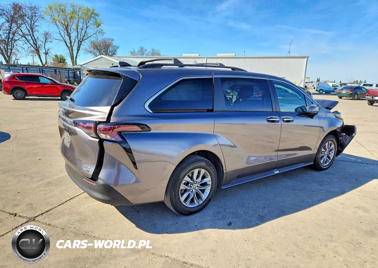 2024 Toyota Sienna Xle 7-Passenger VIN:5TDYSKFC8RS124909 - 3