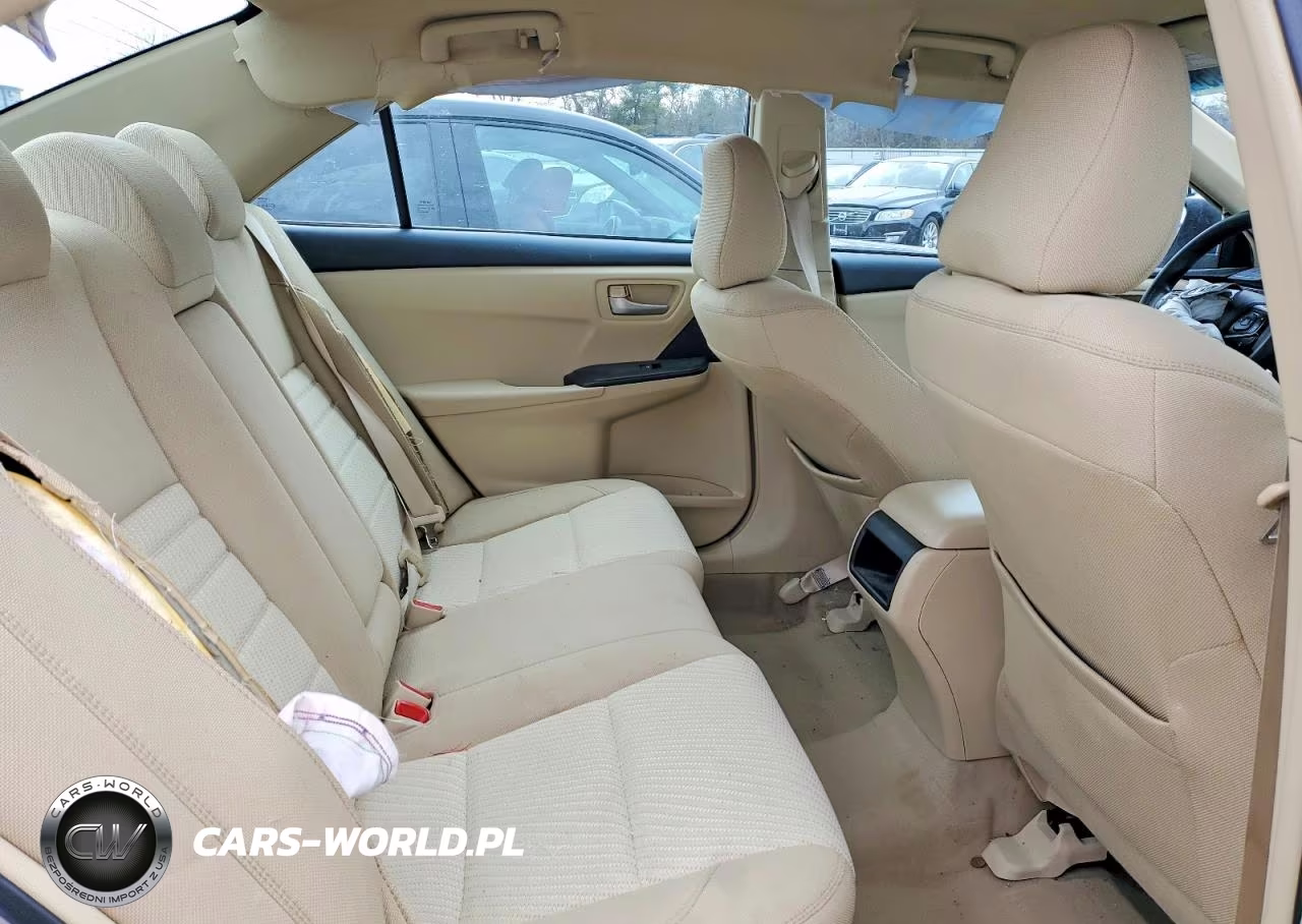 2016 Toyota Camry Le VIN:4T4BF1FK3GR568799 - 10