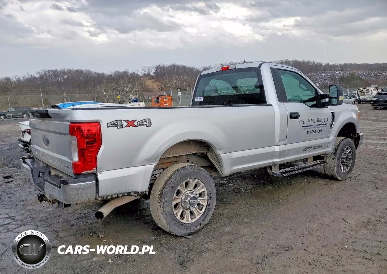 2017 Ford F250 Super Duty VIN:1FTBF2B61HEF44767 - 3