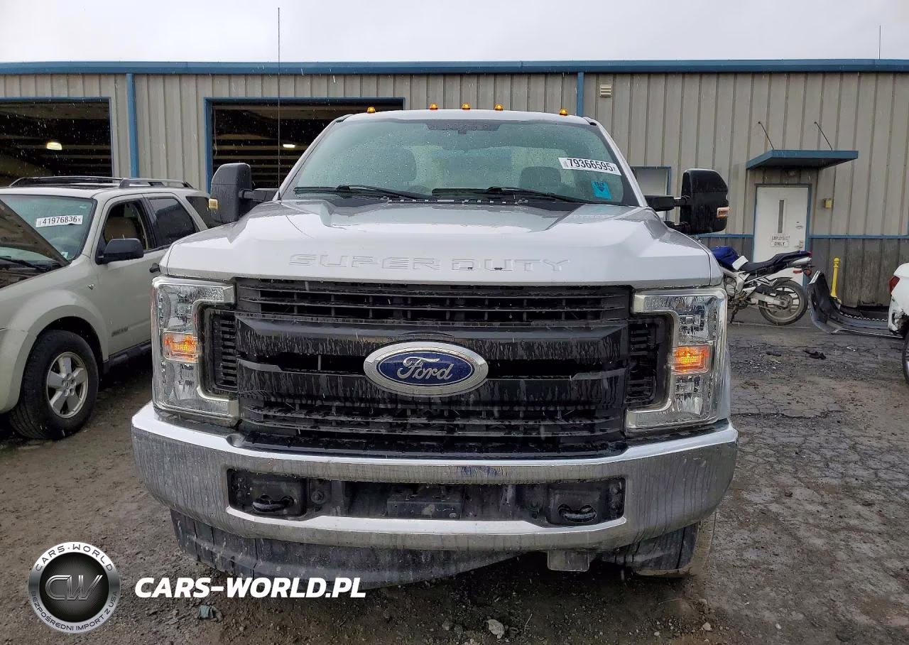 2017 Ford F250 Super Duty VIN:1FTBF2B61HEF44767 - 5