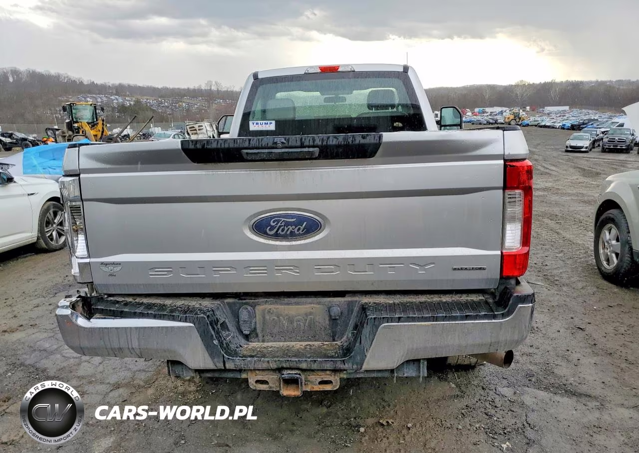 2017 Ford F250 Super Duty VIN:1FTBF2B61HEF44767 - 6