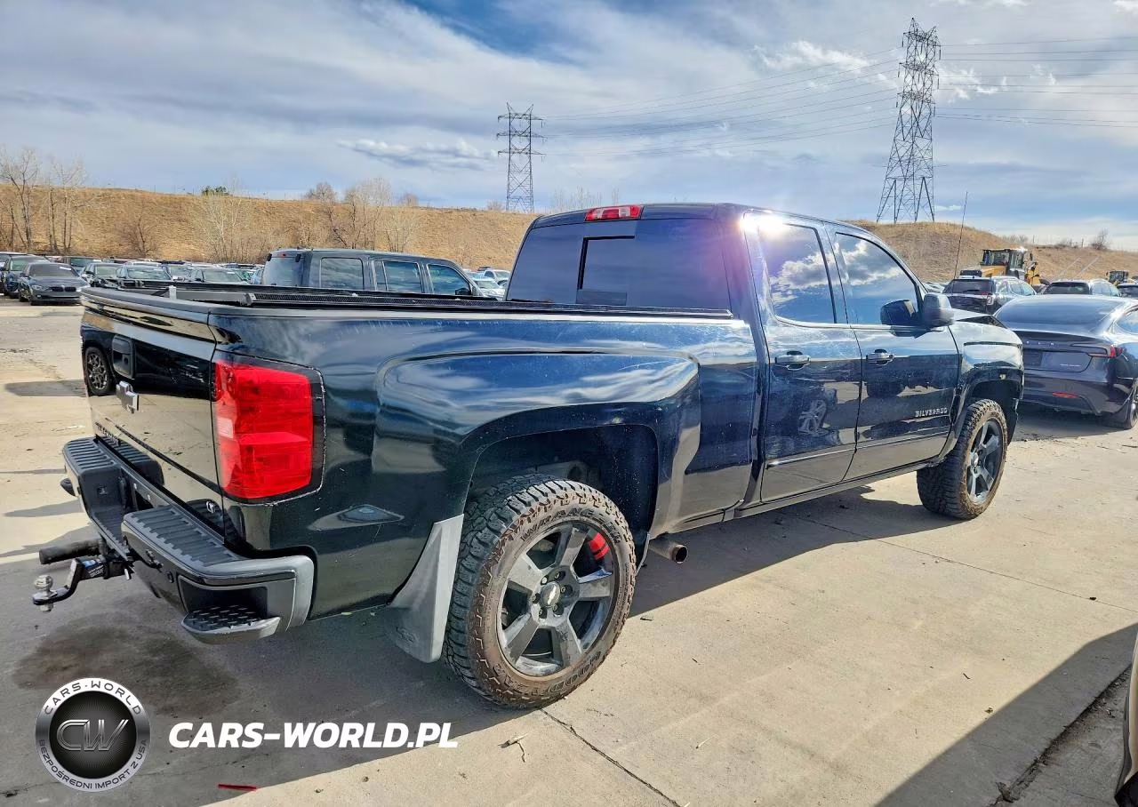 2018 Chevrolet Silverado K1500 Lt VIN:1GCVKREC8JZ245309 - 3