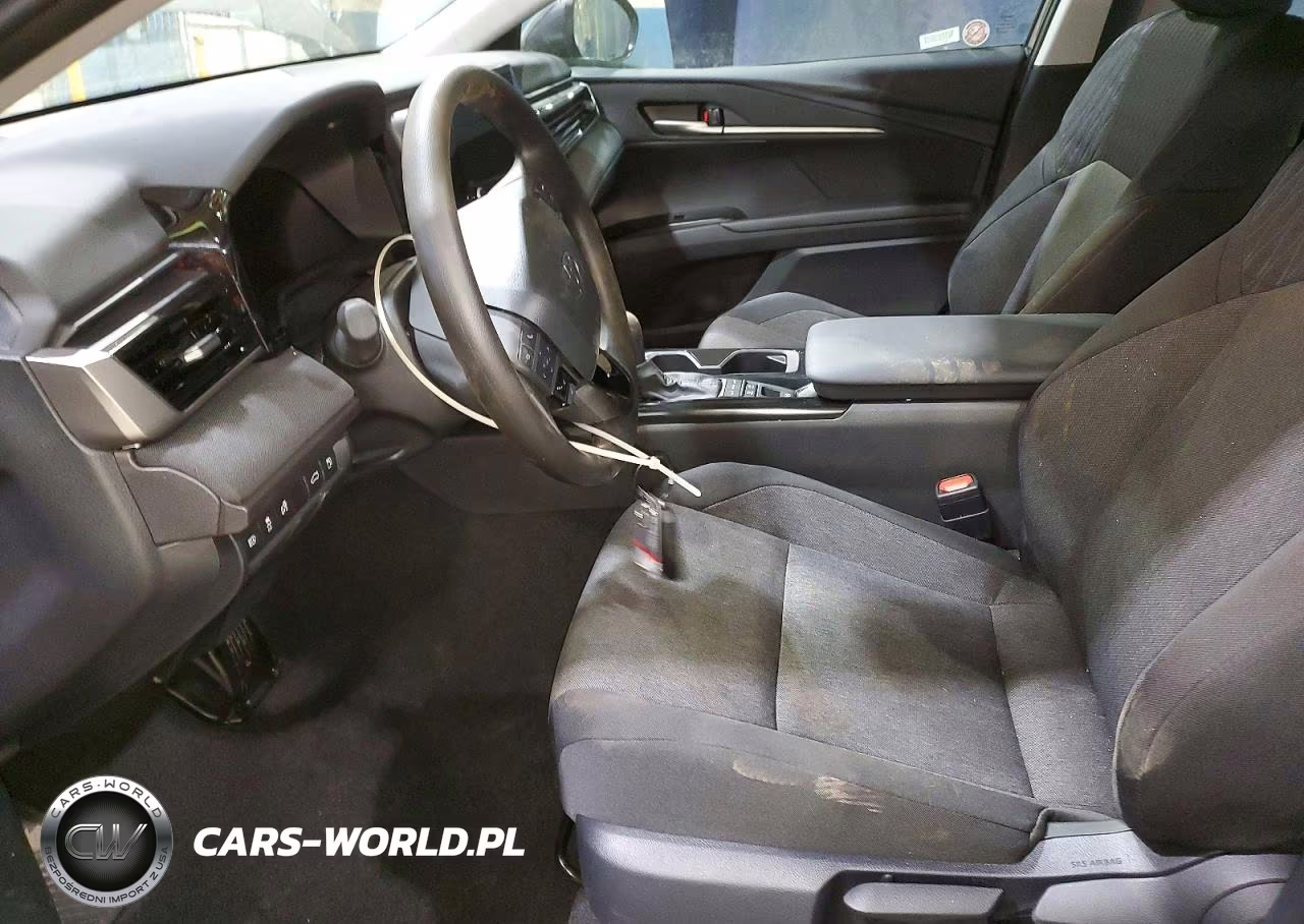 2026 Toyota Camry Le VIN:4T1DAACK7TU258610 - 7